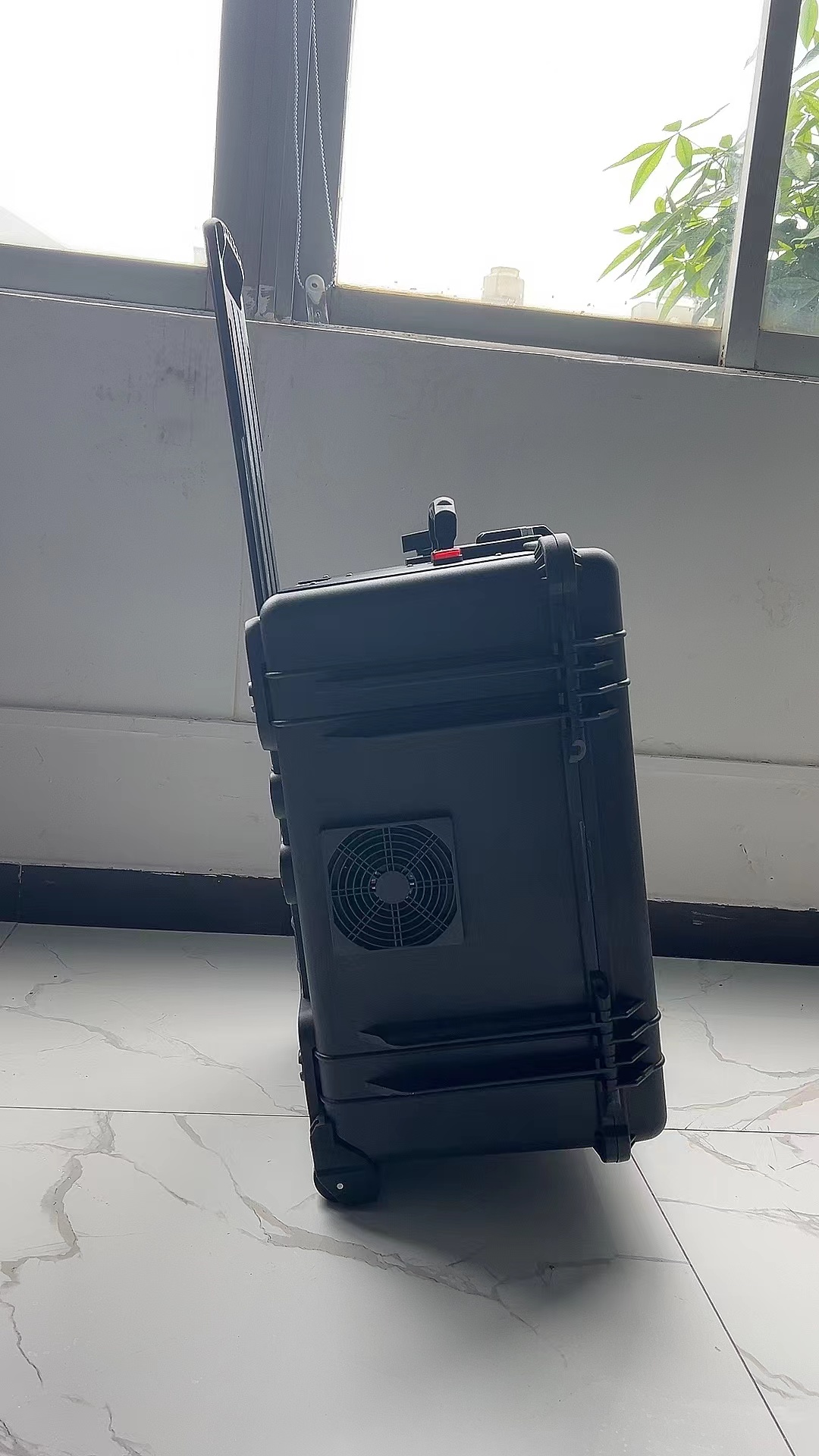  瑞金手拉箱型移动通信干扰器